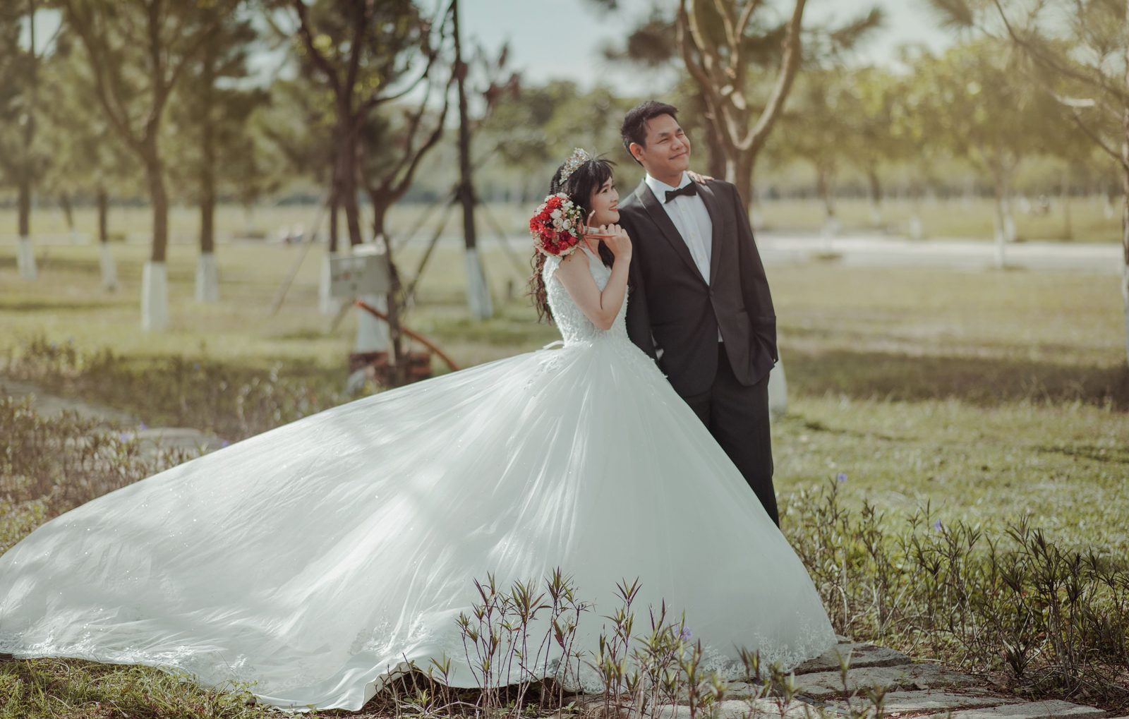 Wedding couple portrait, golden light
